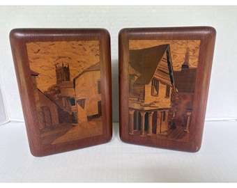 Boekensteunen Marketry multiwood dorpsscène vintage 6,75 inch set van 2