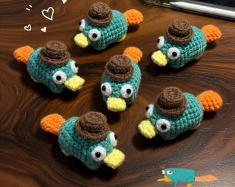 Perry el Ornitorrinco Agente P Amigurumi de Ganchillo Hecho a Mano Algodón de Leche Figura de Personaje Producto Terminado Juguete de Peluche Decoración Escultura de Animal Pequeño