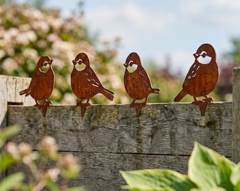 Bird Fence Decor Set – 4pcs Metal Bird Silhouettes – Garden Fence Toppers – Rustic Outdoor Yard & Patio Decor