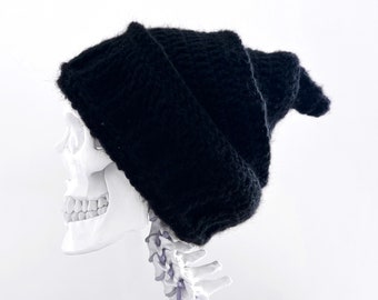 Black Crochet Slouchy Beanie – Handmade Wool Winter Hat, Cozy Unisex Goth Beanie, Minimalist Witchy Gift