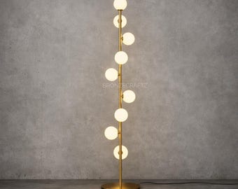 Lampada da terra in ottone realizzata a mano, illuminazione vintage di lusso per camera da letto e soggiorno.