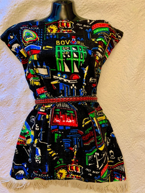 1050's Women's British Novelty Print Towelling Bea