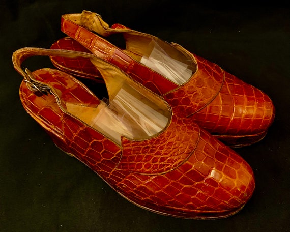 1940's Women's Brown Gator Skin Platform Wedges