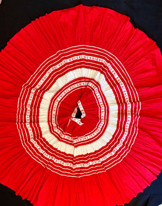 1950's Women's Red White Silver Full Circle Pati