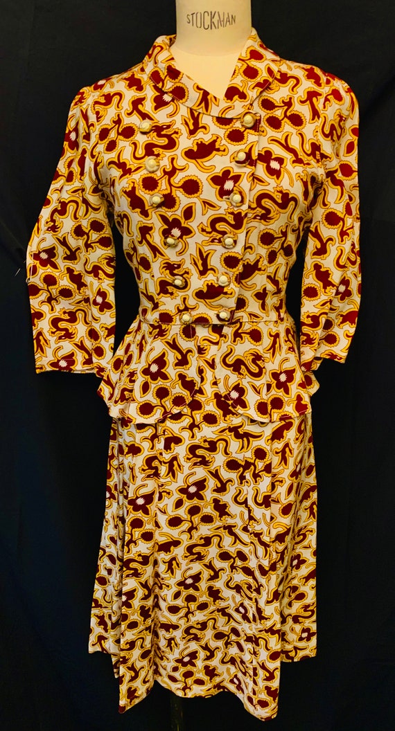 1940's Women's Moygashel Novelty Dragon Print Suit