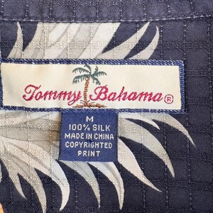 Vintage Tommy Bahama Mens Black 100% Silk Pineapple Tropical Camp Shirt Medium image 3