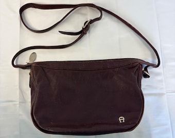 Vintage 70s 80s Etienne Aigner Burgundy OXBLOOD Leather Crossbody Bag Handbag