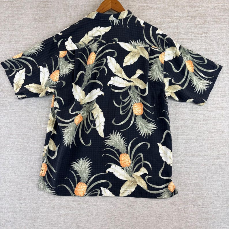 Vintage Tommy Bahama Mens Black 100% Silk Pineapple Tropical Camp Shirt Medium image 7