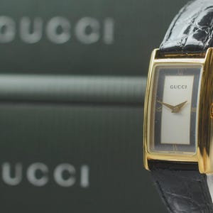 Near MINT in Box Paper] GUCCI 2600L 19mm White Black Dial Quartz Woman's Watch