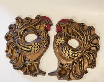 Vintage 50s Chalkware Pair Rooster Plaques Hanging Wall Decor Farmhouse Rustic