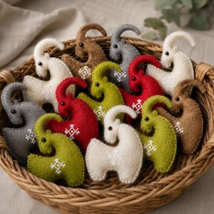 Felt Goat Sewing Pattern PDF/SVG, DIY Hand Sewing Felt Animal, Goat Ornament Pattern, 2027 Year of the Goat, Brooch & Keychain