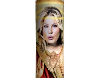 Świeca modlitewna Jennifer Coolidge – świeca świętą popkultury