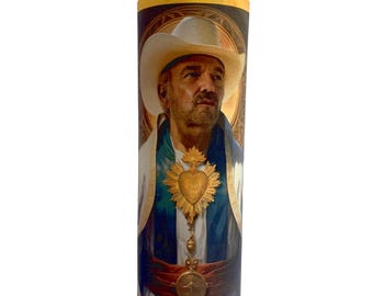 Tommy Norris (Billy Bob Thornton - Landman): Świeca modlitewna - Świeca Świętej Kultury Popularnej