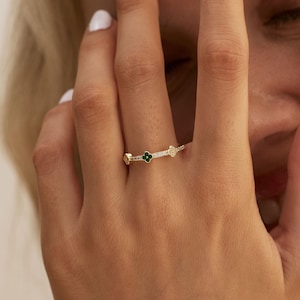 Clover Birthstone Ring, Custom Birthstone Ring, Stackable, Birthday Gift, Anniversary Gift, Gift for Her, Graduation Gift, Gift for Mom