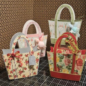 Handgjord påskpresentpåse, vårgåva med kaninberlock, shabby chic festgåva, unik pappersgåvapåse, blomsterinslagning