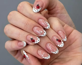 Uñas postizas personalizadas con diseño de mariquita, punta francesa con lunares blancos, uñas postizas ovaladas cortas, lindo set de manicura, puntas de uñas reutilizables, arte de uñas de primavera