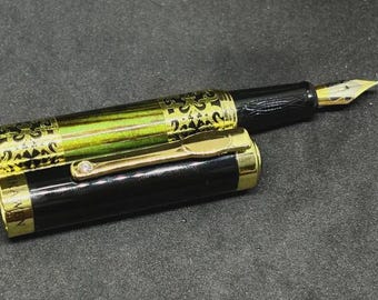 Elegant Dikawen 8012 Sculpture Design Fountain Pen – Medium Nib – Silver Chrome with Gold Accents