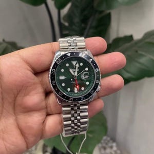 Vintage Seiko 5 Sports GMT Edition Green Mens Wrist Watch Automatic