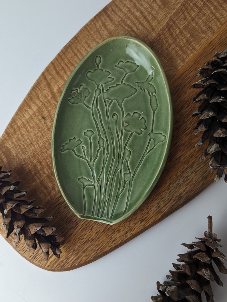 Spoon rest with ''Poppies and Bee'' motif Kitchen Utensil Rest with Nature Theme Blue or Green Dishwasher safe Handmade in Canada Green