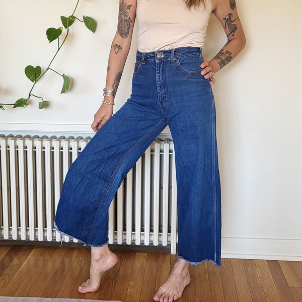 Vintage size 26/27 dark wash Brass Eagle wide leg crop jeans / dark wash high waist mom jeans / vintage 80s wide leg jeans / 70s wide leg