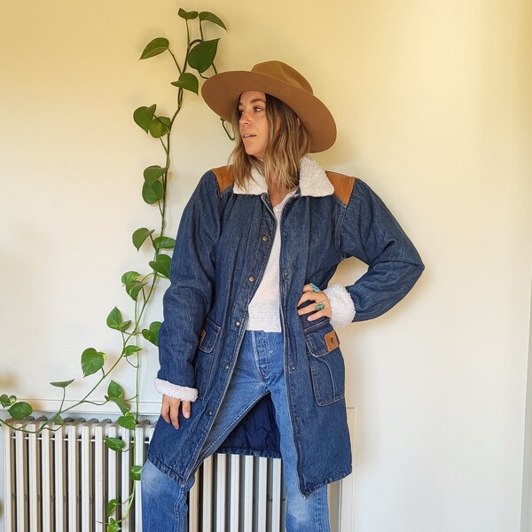 Vintage long denim sherpa lined jacket / vintage denim ong jacket with sherpa collar / 70s denim long coat insulated quilted sherpa