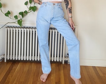 Vintage size 30 light wash Wranglers / light blue white Wranglers size 30 / soft worn wranglers levis lee riders / light wash denim jeans