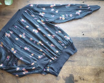 Vintage Cottage Kraft lightweight blouse with appliques