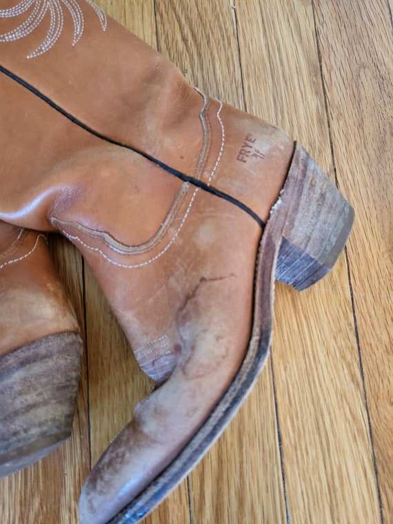 Vintage size 5 Frye boots / worn faded Frye boots… - image 5