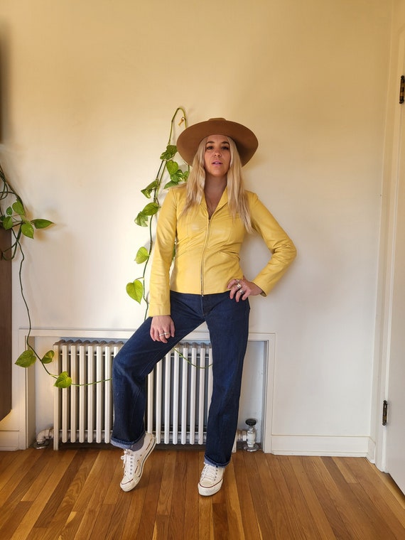 Vintage pale yellow leather jacket / yellow leathe