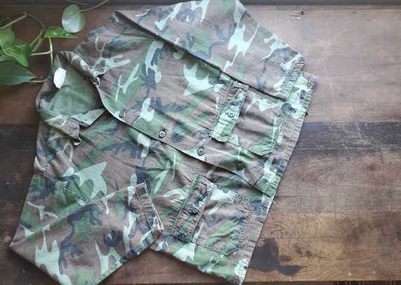 Vintage small camo crop jacket / 50s 60s 70s camo