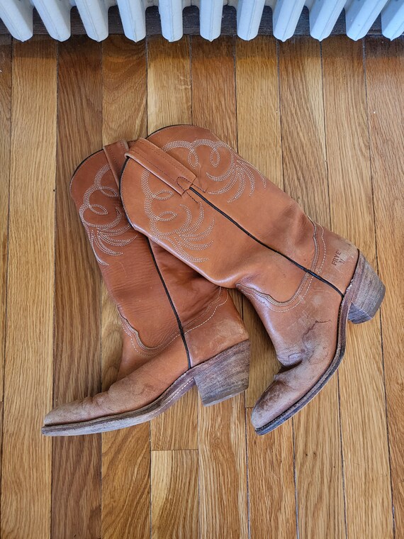 Vintage size 5 Frye boots / worn faded Frye boots… - image 8