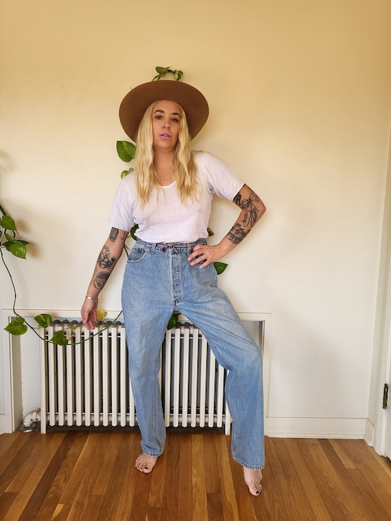 Vintage oversized boyfriend Levis 501xx jeans size