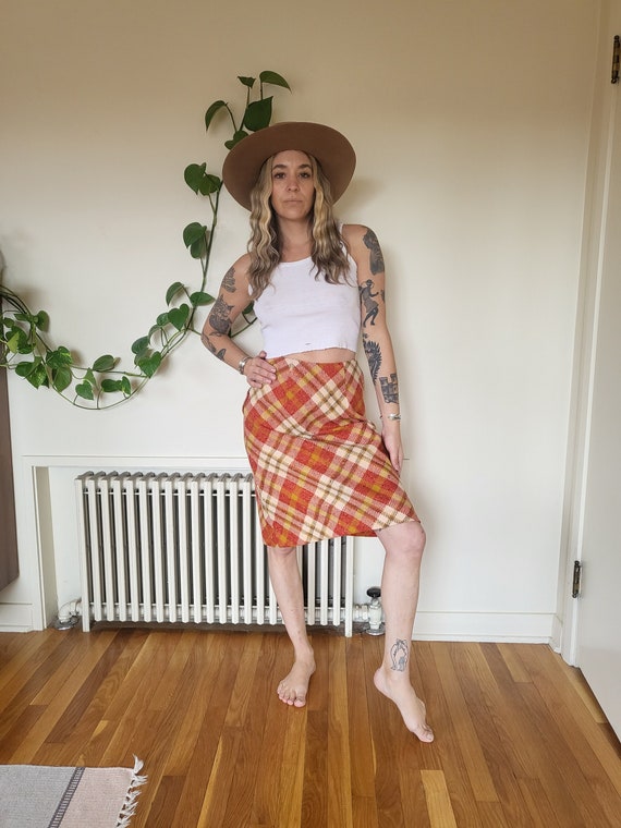 Vintage size 26 plaid skirt / soft plaid winter ti