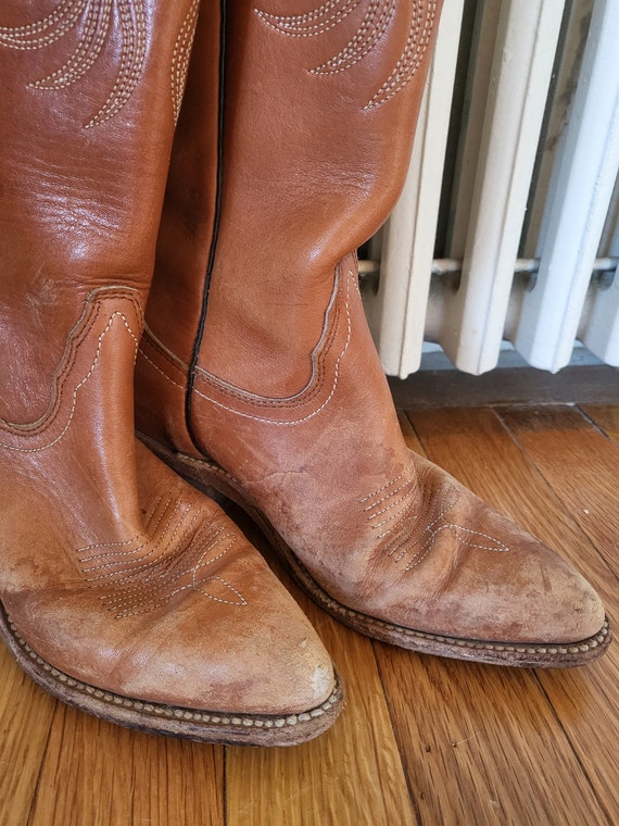 Vintage size 5 Frye boots / worn faded Frye boots… - image 2