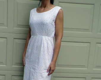 1950's 1960's WHITE EYELET wiggle DRESS summer M (B3)