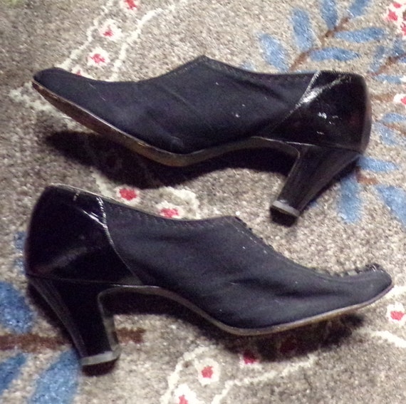 LATE 1920's WOOL and LEATHER shoes heels 7.5 (K7)