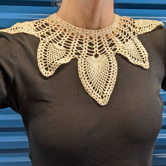 HAND CROCHETED lace COLLAR