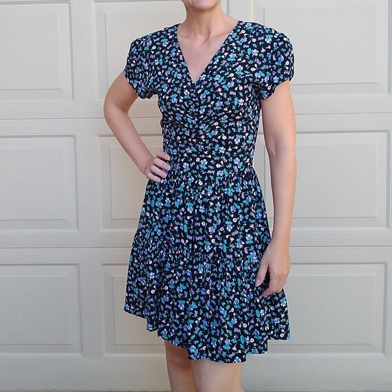 1980's does 1940's FLIRTY FLORAL DRESS S (K10)