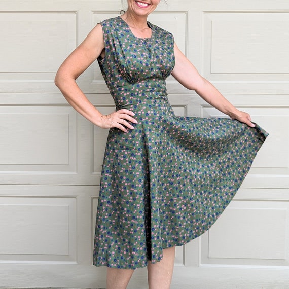 1950's ROOSTER PRINT DRESS 50's cotton novelty (D… - image 3