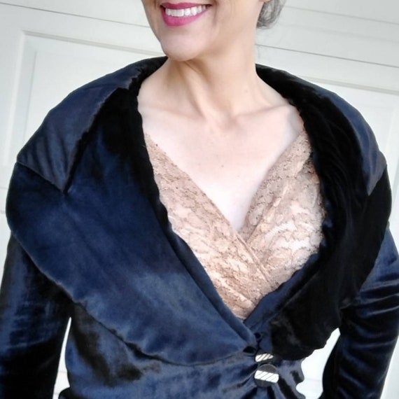 BLACK RAYON VELVET 1930's jacket S (A1) - image 3