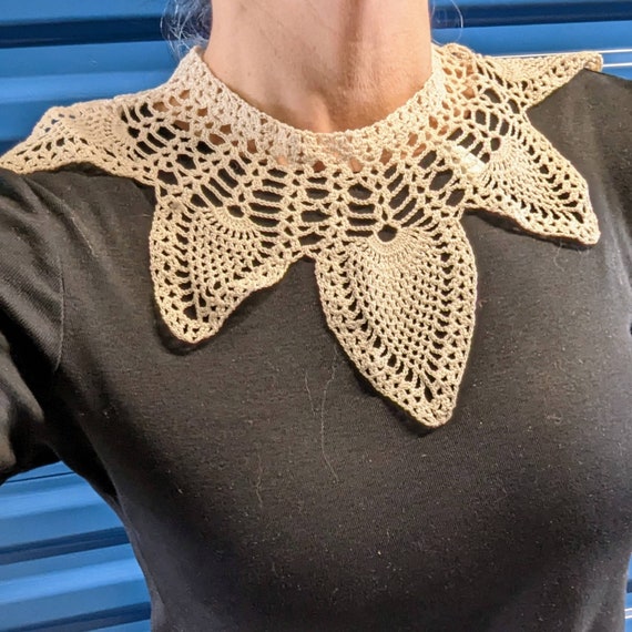 HAND CROCHETED lace COLLAR - image 2