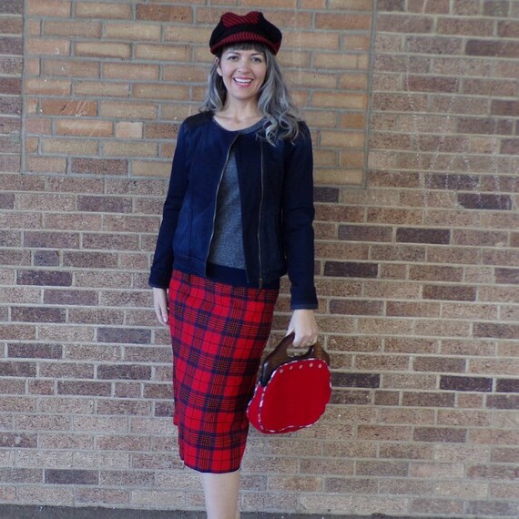 RED and NAVY PLAID pencil skirt 1950's 1960's pre… - image 7