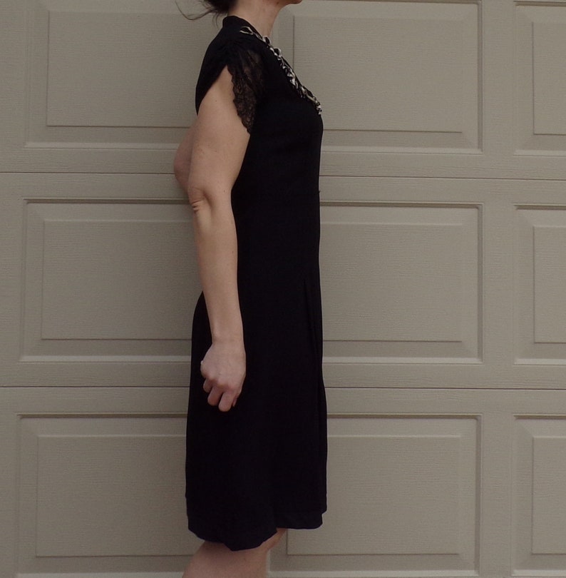 1930/'s 1940/'s LITTLE BLACK DRESS with cute yoke S E5