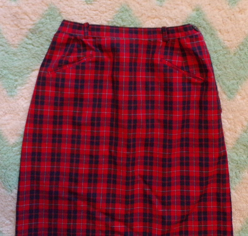RED and NAVY PLAID pencil skirt 1950's 1960's preppy xs D9 image 2
