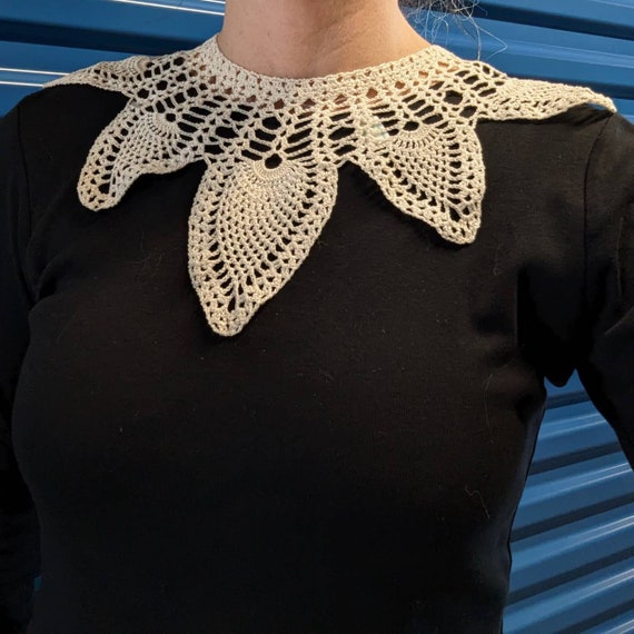 HAND CROCHETED lace COLLAR - image 5