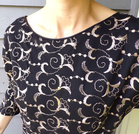 BLACK embroidered WIGGLE DRESS 1960's sheath 60's… - image 7