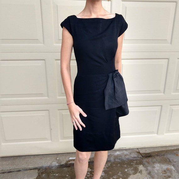 BLACK WIGGLE DRESS 1950's 1960's xs (C11)