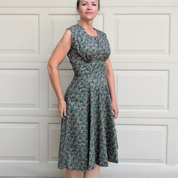 1950's ROOSTER PRINT DRESS 50's cotton novelty (D… - image 1