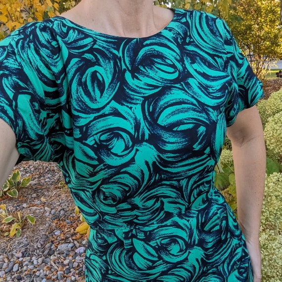 1980's does 1940's FLORAL RAYON DRESS S (J11) - image 4