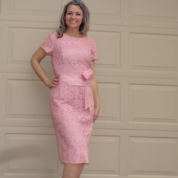 pink LACE WIGGLE DRESS vintage sheath 50's 60's m… - image 1